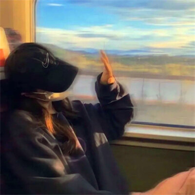 2023年最火爆的微信头像女(精选18张)