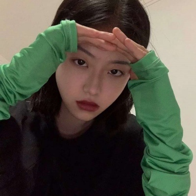 高清好看的潮流网图女头像(共24张)