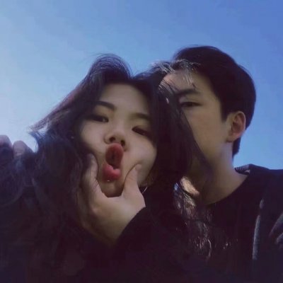 互相拥抱的情侣头像一男一女(优选18张)