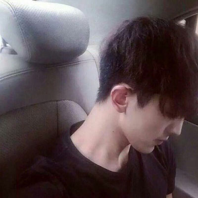 冷酷头像男生背影头像(优选16张)