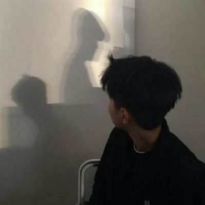 冷酷头像男生背影头像(优选16张)