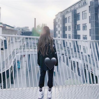 2023年抖音最火爆的情侣头像(共18张)