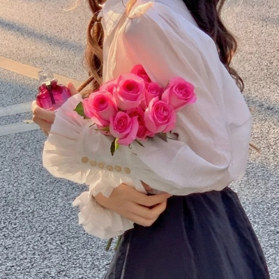 小清新图片唯美简约女头像(精选22张)