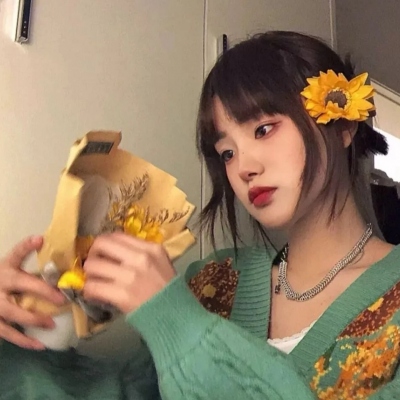 小清新图片唯美简约女头像(精选22张)