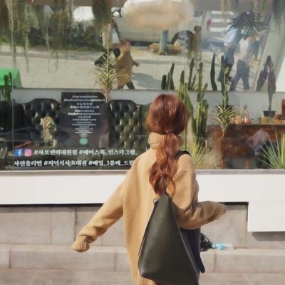 成熟女士背影头像图片大全(精选30张)