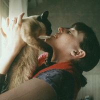 帅气男生抱可爱小动物头像精选图片(精选36张)