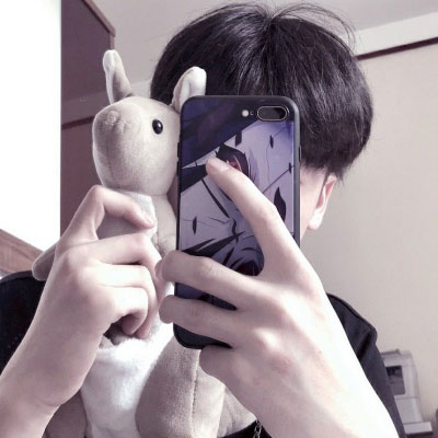 帅气男生抱可爱小动物头像精选图片(精选36张)