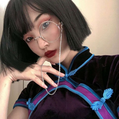 孤傲冷艳淡漠女生头像(优选18张)