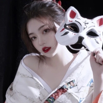 孤傲冷艳淡漠女生头像(优选18张)