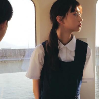 创意情侣头像一左一右图片大全(精选18张)