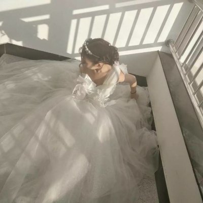 女生穿婚纱头像图片(优选24张)