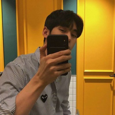 男生用手机自拍的头像(精选38张)