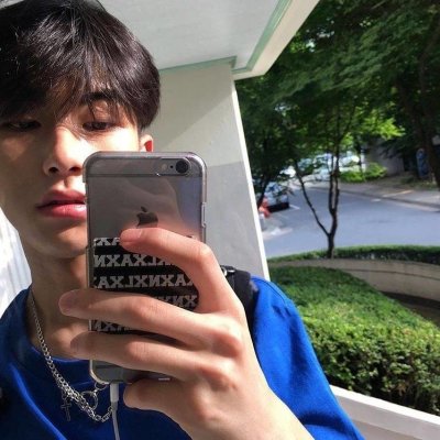 男生用手机自拍的头像(精选38张)