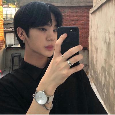 男生用手机自拍的头像(精选38张)