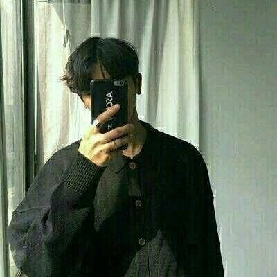 男生用手机自拍的头像(精选38张)