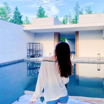 在大海边的美女头像(24张)