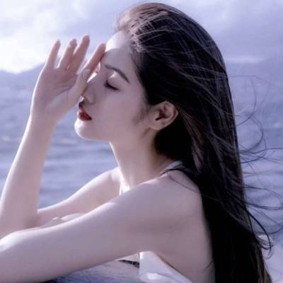 在大海边的美女头像(24张)