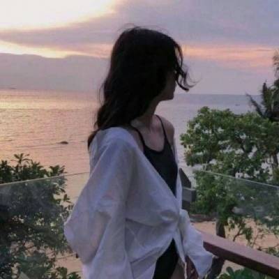 在大海边的美女头像(24张)