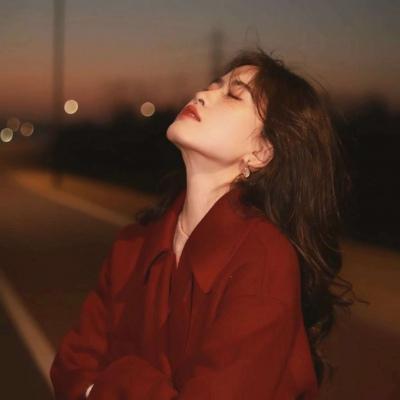 成熟高冷气质女生头像(22张)