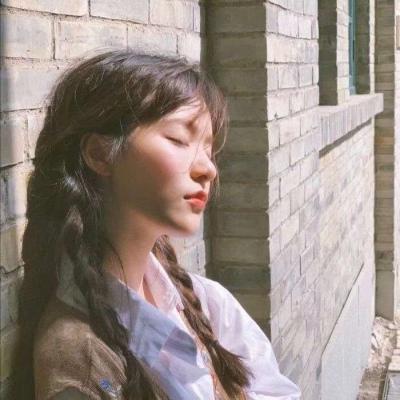 成熟高冷气质女生头像(22张)