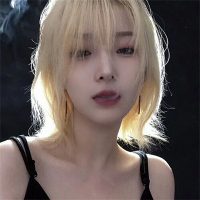 成熟高冷气质女生头像(22张)