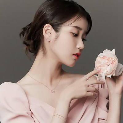 2023年最潮最火女生头像(优选20张)