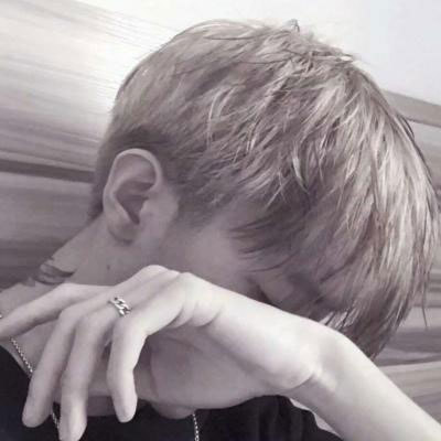 最新帅气霸气的男生陌陌头像图片(28张)