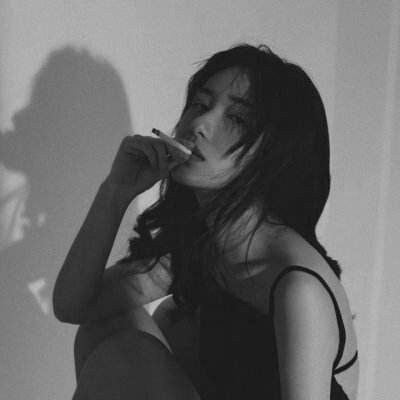 痴情霸气女生带字的qq个性头像图片(优选38张)