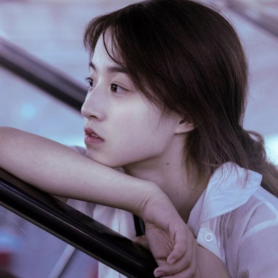 清纯高冷女生头像侧脸(优选22张)