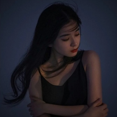 清纯高冷女生头像侧脸(优选22张)