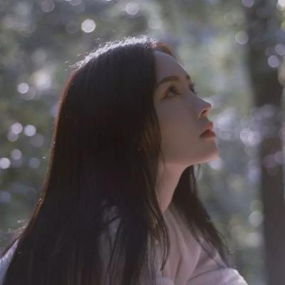 清纯高冷女生头像侧脸(优选22张)