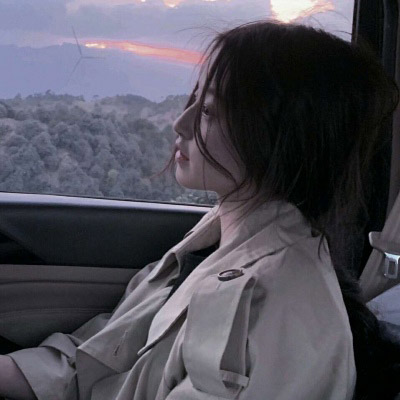 清纯高冷女生头像侧脸(优选22张)