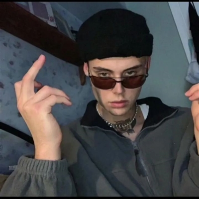 欧美风男生微信头像(优选22张)