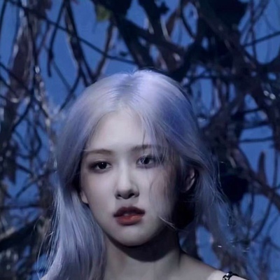 高冷的欧美女生头像(精选22张)