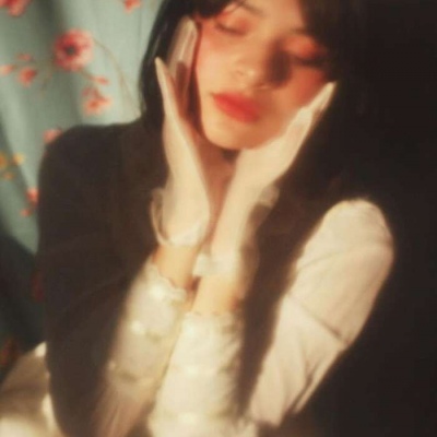 高冷的欧美女生头像(精选22张)