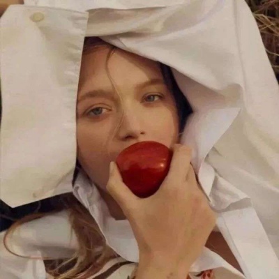 高冷的欧美女生头像(精选22张)