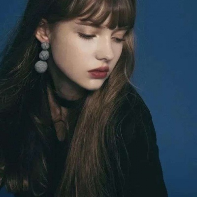 高冷的欧美女生头像(精选22张)