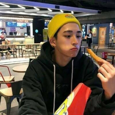 高清阳光帅气男生头像干净(优选24张)