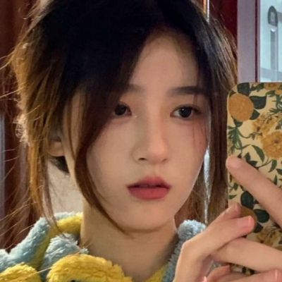 精选优质女生头像(共24张)