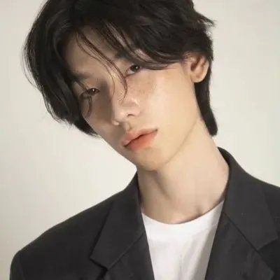 又拽又高冷的男生头像(20张)