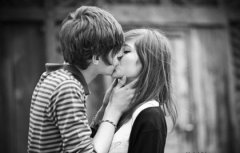 好听简短的情侣网名 因为喜欢所以心疼