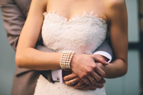 四个字的个性情侣网名_相拥则暖 相伴则安