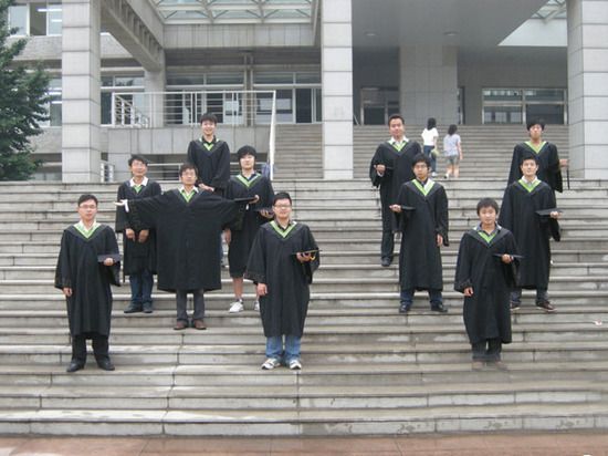 最新经典搞笑个性说说 我若不回忆过去算个屁