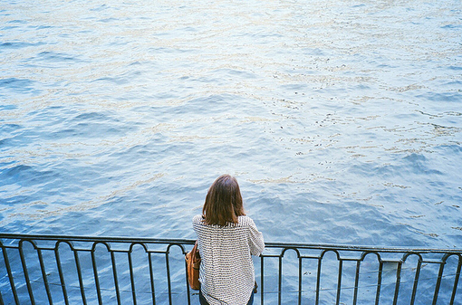 让你心痛的伤感爱情说说_爱情它会说谎