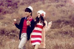 恋爱说说带图片_恋爱的感觉甜甜蜜蜜