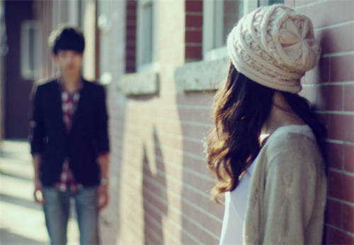 分手后伤心的qq说说带图片