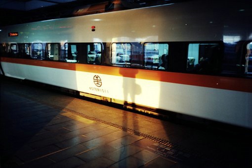 伤感网名两个字男生_耀君