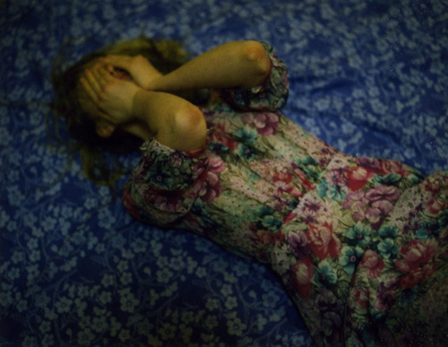 伤感想哭失恋的网名_丶︸轉身、淚傾城