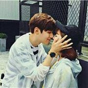 一左一右的唯美情侣头像_微信情侣头像唯美