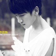 时尚男生耍酷头像_魅力男生